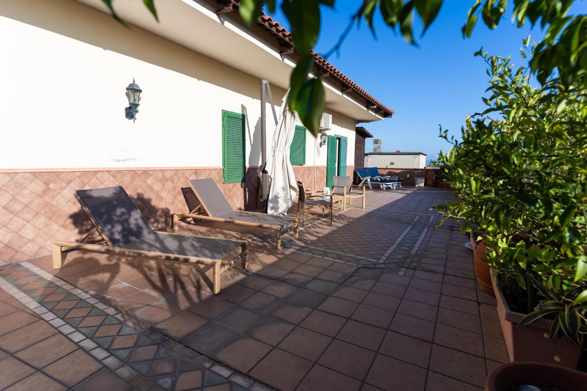 L'Attico Fuggente Hotel Naples Exterior photo