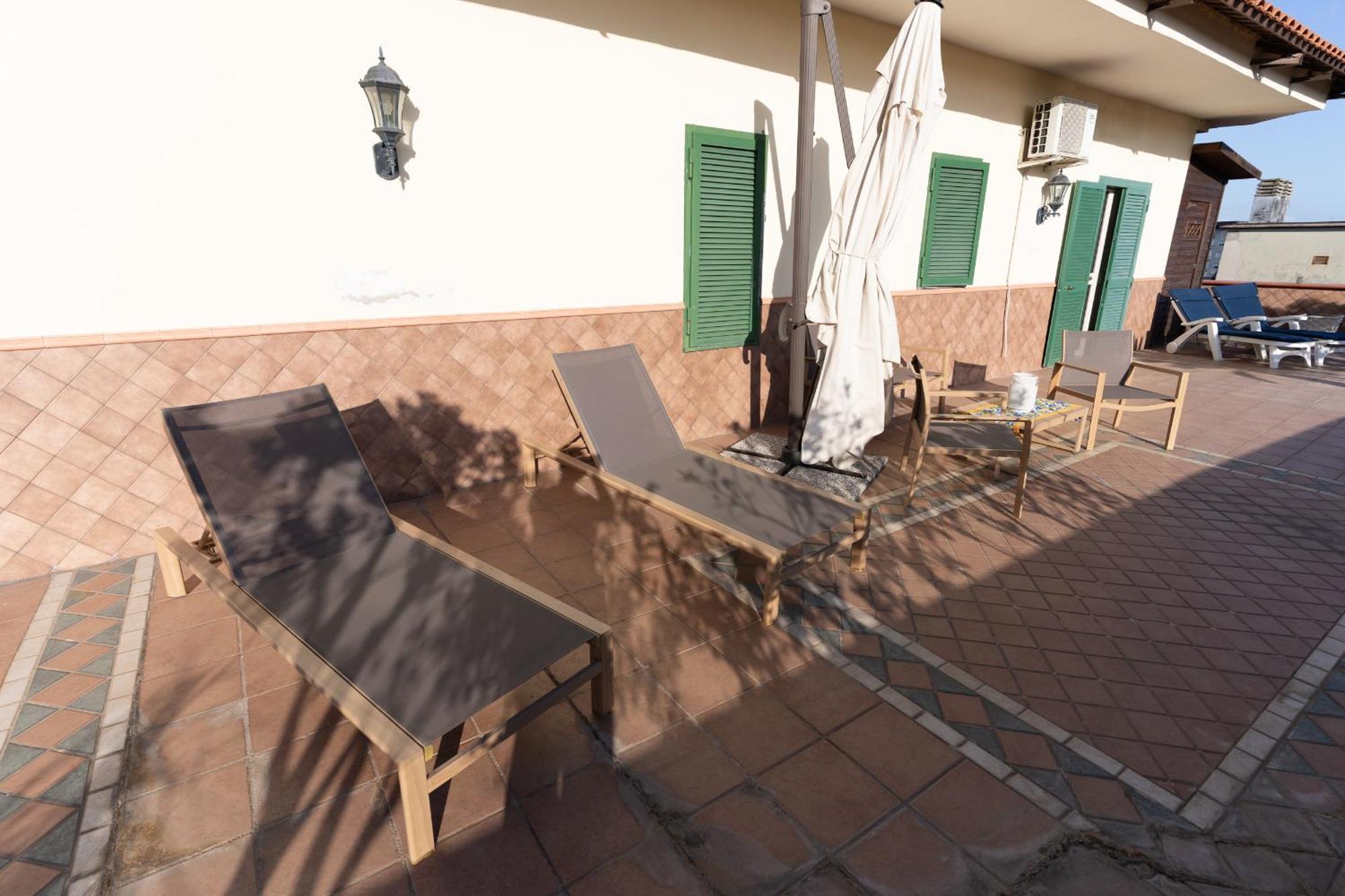 L'Attico Fuggente Hotel Naples Exterior photo